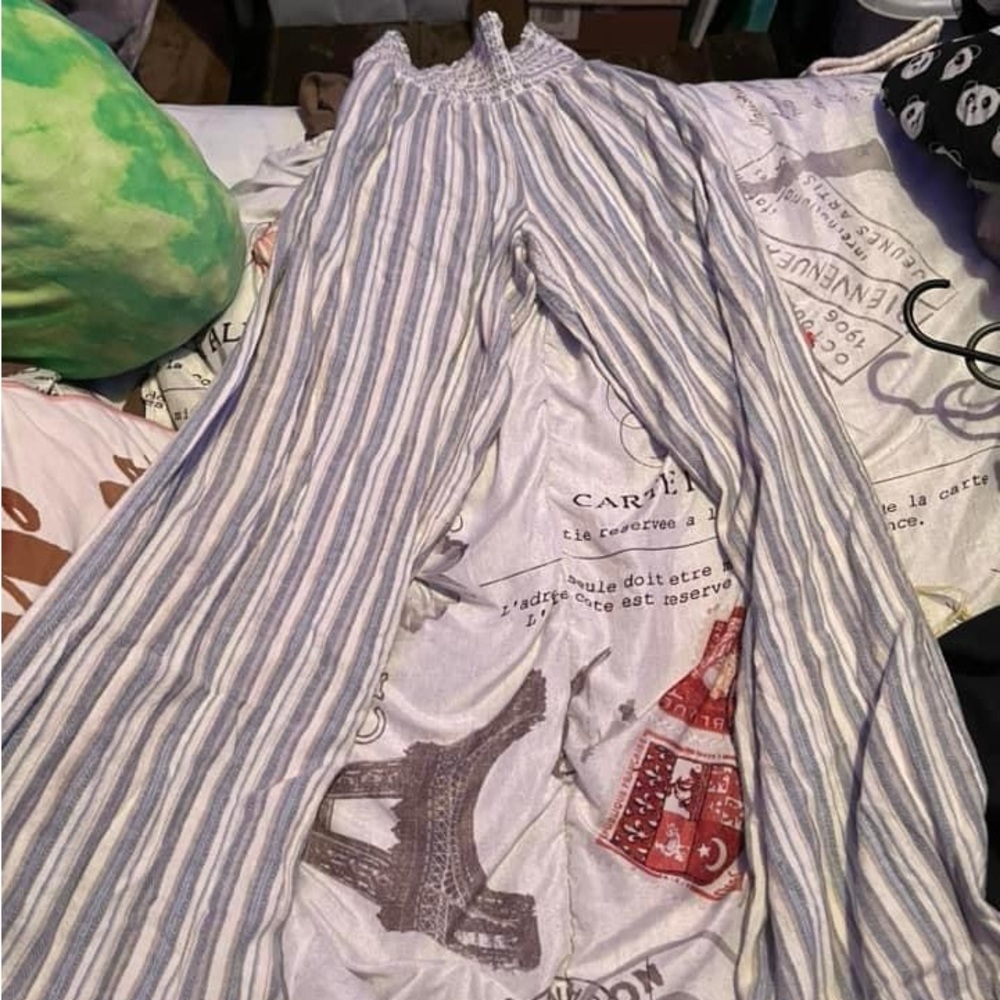 Nice stretchy pants!